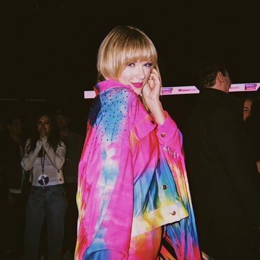 MX🇲🇽bi🏳️🌈18reputationTourMetlife: 07/21/18 | 1989TourChicago: 07/18/15 | Taylor tweeted my pic: 11/11/14 | Swiftie since 09 | ig: fermin.ts | tumblr: fermin-ts