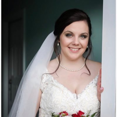 SJFederowicz's profile picture. 11.3.18💍💏• Dog Mom to Olivia🐶 • John 3:18 ⛪️ • Accounting @ Perry’s Ice Cream 🍦💸