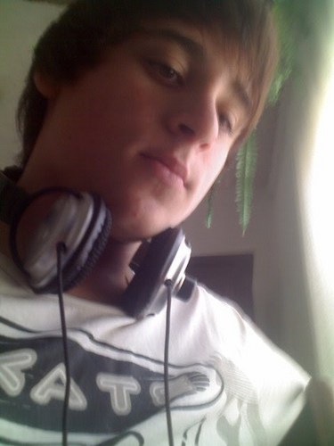 Me Segui e vai saber quem eu so ^^ o.O