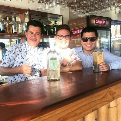 amante y respetuoso de la cultura del mundo , gastronomía , vinos ,cócteles.