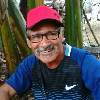 Soy un pequeño agricultor cubano, revolucionario y antiimperialista, seguidor de las ideas de #Fidel, #Raul y #Chávez.