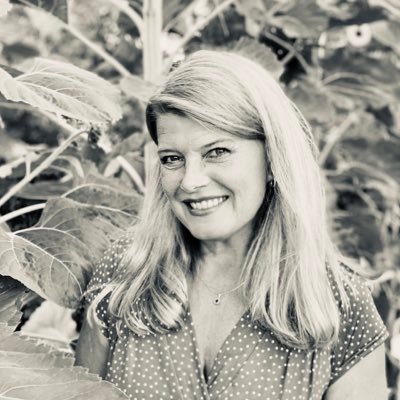 LenaPalovaara's profile picture. Lärare f-3 med fokus på Sv, No, bild. Skriver läromedel i Ma och Sv. Att få vara tillgänglig mormor till tre - är alldeles underbart! 💖