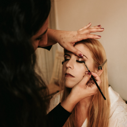 fabylousmakeup's profile picture. 💄Portuguese Makeup Artist

🏘️ Lisboa, Portugal 

Proud mother of 🐱🐱🐦

🎵Music enthusiast 

DM for inquiries

#makeupportugal
https://t.co/2qFc0FdhFe