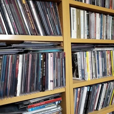 20年以上、サントラ担当です。広い意味での職業音楽家のＣＤ担当。勤務地が2012年5月1日より渋谷でなくなりました。過去のツイートをチェック希望の方は、以下へどうぞ。https://t.co/pNcbrswfMe
ブログ休止中。https://t.co/NczGxBggZZ