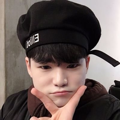 hellocloud0110's profile picture. 안구름 덕질계 ♡
#당신_덕분에_모든_구름이_예뻐보여
제보 항상 환영합니다 ♡
by. ㅅㅉㄴ