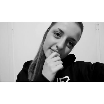 antoniou_evelyn's profile picture. Accounting & Finance @ UNIWA 📊
Summer & sea lover || Serifos, Cyclades 🌊☀️
 @foureira_eleni 's fan since always! ❤️