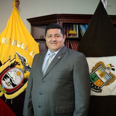 Alcalde de #Babahoyo, doctor en medicina con vocación y amor por la tierra fluminense. #BabahoyoNoSeDetiene