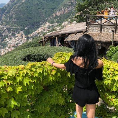 denisearabella_'s profile picture. No.