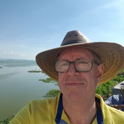 Economista de formación, ambientalista, apartidista y demócrata a ultranza. Convencido de que México puede salir adelante con respeto para todas las opiniones.
