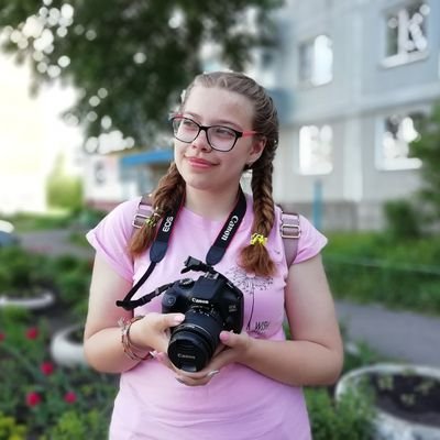 x8dq6S8M1EqeLkw's profile picture. Люблю собачек и голубые волосы)