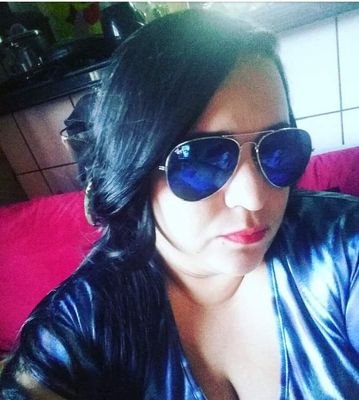 divertida e alegre