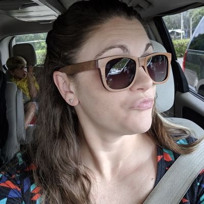 Happily married & mommy of 3. Love essential oils, sports & all things food!