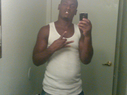 Self made Brother from Lauderdale,florida.......single N living it n loving it!!!!!!!!