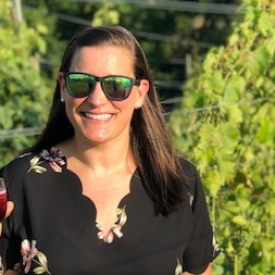 MrsKapSays's profile picture. Wife, Mama of O & R, ESOL Teacher, Reader, Runner, Atom Nation Enthusiast ⚛️ #GoAtoms