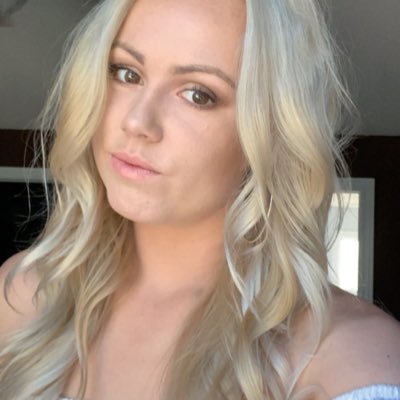 DineenPayy1's profile picture. 🤷🏼‍♀️