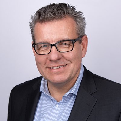 Global HR leader, with passion for innovation and DE&I