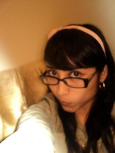 oww..soy amiguera xD..me gusta salir muuuxoo!!..egresada en diseño de interiores..odio estar sola!!..me encanta el chocolate...etc etc :P