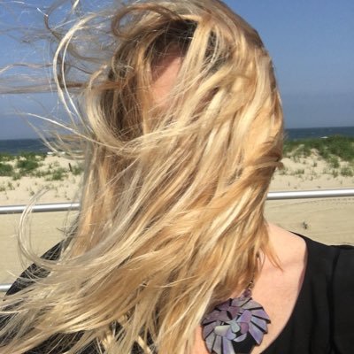 LampByTheSea's profile picture. Half empty glasses are waa waa’s.