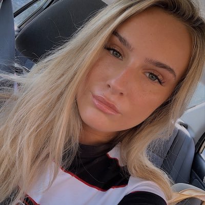 mackenzicles11's profile picture. 