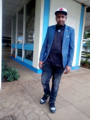 Henry82022559's profile picture. a man of people