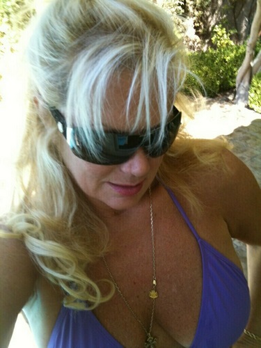 GlamourChef's profile picture. Hello...After 20 years in the World of Beauty...I know oh so well beauty comes from within...We are what we eat...So let's Eat and Be Beautiful