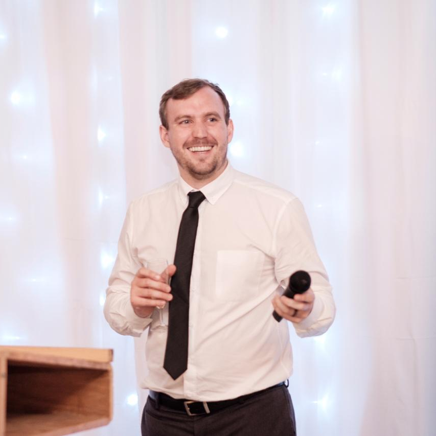 IT Recruiter, Tech Enthusiast, and Business Owner. I love fantasy, games and tinkering with my computer.