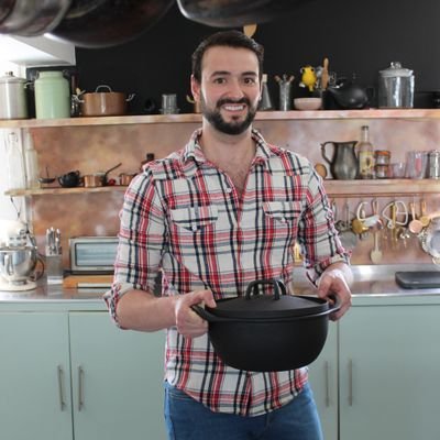 A recipe blogger. Creator of delicious recipes that are suitable for cooks of all skill levels.