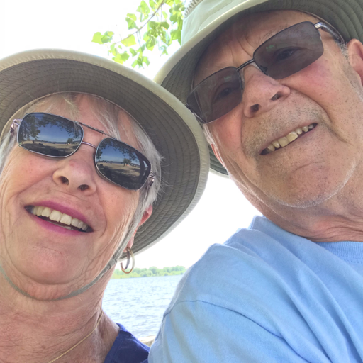 Leona2222's profile picture. 