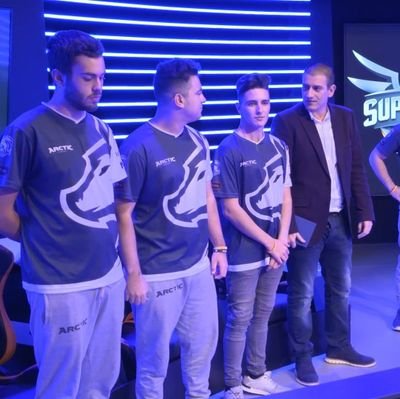 ==FA==Campeon liga regular en SLO 1 temporada @clashroyale // Subcampeon de la 3 SLO🏆🏆