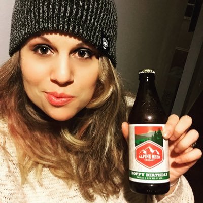 There's 4 simple ingredients to beer: Water 🌧 Grain 🌾 Yeast 👾Hops 🍃 ...but also a little ❤️ Untapped: LauraLew86