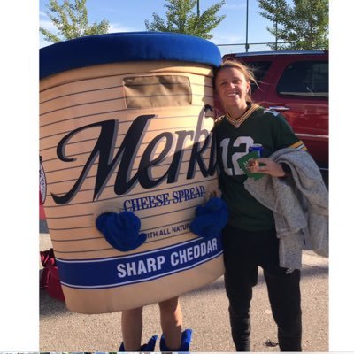 I tweet about sports a lot. Taco Bell is good. #Moves4McNich ⚫️⚪️