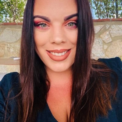 LeonaMIBInt's profile picture. 7 time best selling author/publisher Co founder of MIBA Body positivity activist Curve model for Gok Wan