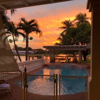 peopledem237737's profile picture. 