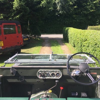 🇬🇧 Aluminium bodied car geek. Owner of a Defender 90 TD5, an ex-Snowy Mountains Series 1 80