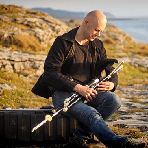 uilleann pipes player with Boclé Quartet / Réalta / Bléjean Brothers https://t.co/zrAmSjMMm2