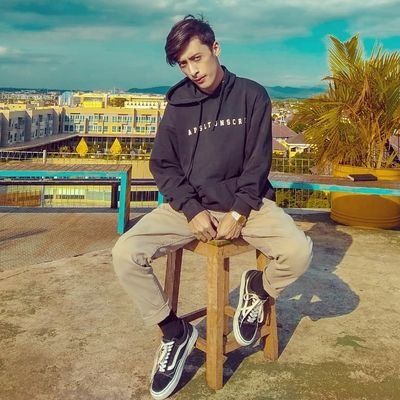 FrandoTeguh's profile picture. Knows me better