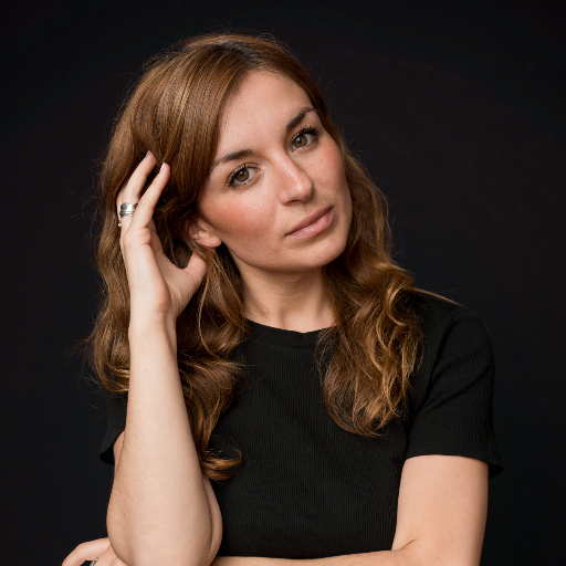 emmaevelyn's profile picture. Portrait photographer, graphic designer, analogue enthusiast, book maker and adventurer