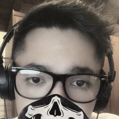 estuvie14's profile picture. a mirror is not your only reflection