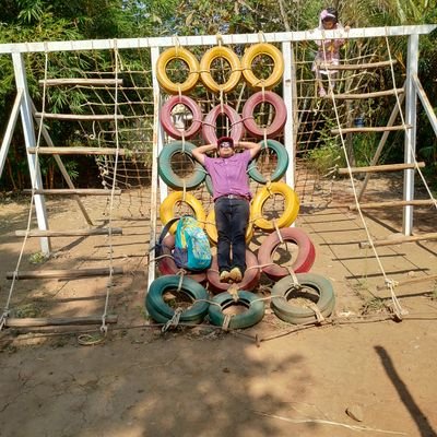 कभी बिजलियों की ख्वाहिश, कभी फ़िक़्र-ए-आशियाना
I am what I think
