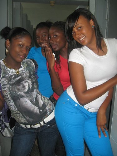 1modelmaterial's profile picture. 