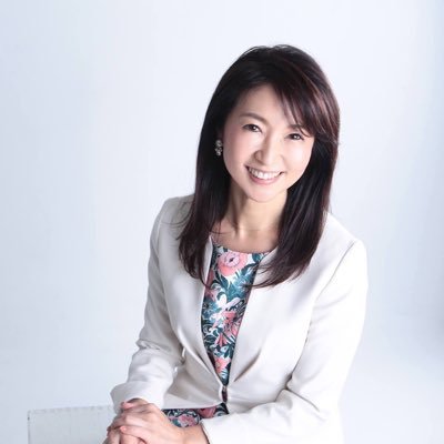 恋愛と人間関係の心のブレーキを外す専門家/親が３回離婚/祖母の自殺未遂/父の会社倒産・夜逃げ/元旦那さんのDV/離婚/娘の交通事故/パニック症克服→心理セラピストで独立/カウンセラーやヒーラーさんに成果の出せる心理技術も教えています。