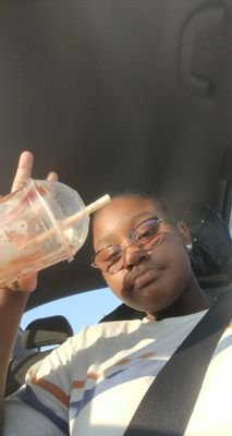 eiffeltower81's profile picture. "I hope you order Dr Pepper and they give yo  ass Coke" 😒😂