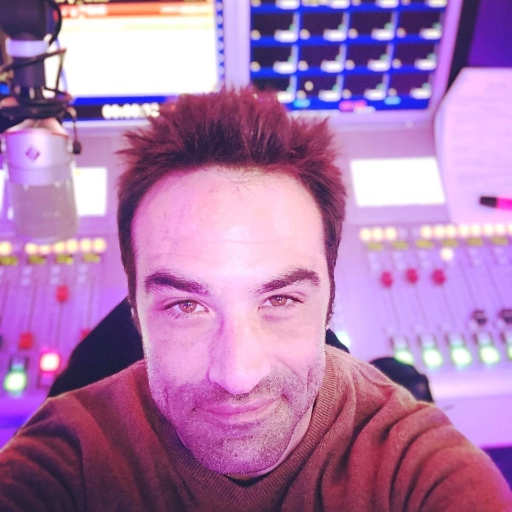 🎤Animateur-présentateur🎙(#radiohost )
📻@rirechansons
🕓 16h/20h en semaine + 