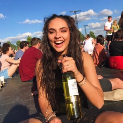 EllieWalker_1's profile picture. Fashion buyer 👙