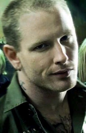 (Not real corey) What else can i say But... I'm COREY TAYLOR!
3 @ColbyCheese13