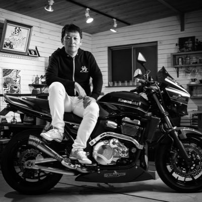 バイクを通して一生付き合いの出来る仕組みを作るべく2018年夏『PRIDELEGEND』を設立‼️ ツーリングや企画、イベントをマネタイズし「志事」に☝️将来の目的は「あそこに行けば仲間がいる」そんなライダースカフェ「LEGEND BASE]を設立すること‼️