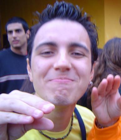 Engenheiro de Alimentos, Graduando em Ciência da Computação, Violero/Guitarrista, Filosofo de Zona, Perdido no mundo, etc, etc...