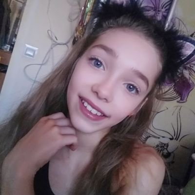 ohwibmMisVzVGCb's profile picture. 