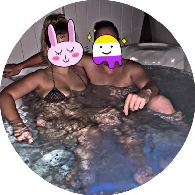 Bi couple here to explore our sexuality and fantasies🏳️🌈🍍🍆🍑🐱Shared account! Adult content😈18+ONLY🔞 Visit our Only Fans for exclusive content!!!‼️💯