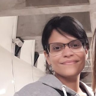 Fcsp26's profile picture. Lectora. Amo los libros y me quiero casar con ellos. No soy periodista, pero lo que sé, se lo debo a muchos. Ando perdida en el tiempo y en el espacio.